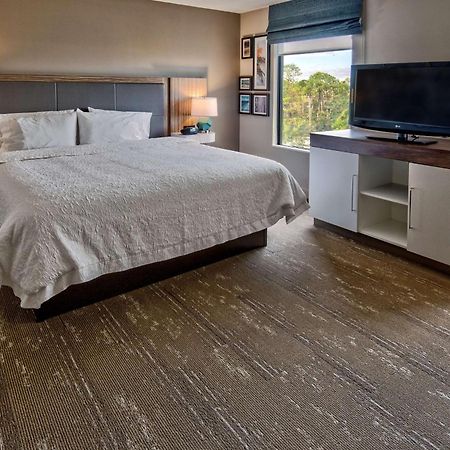 Hampton Inn & Suites Fort Myers Estero Exterior foto