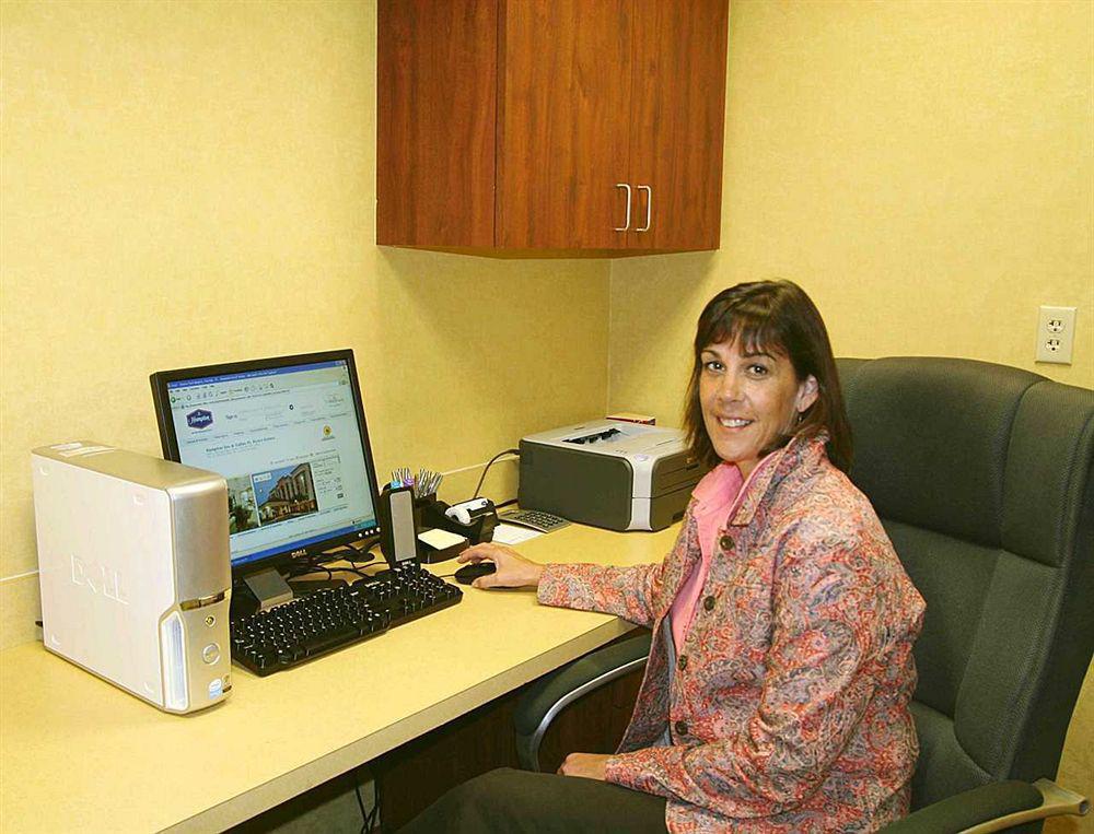 Hampton Inn & Suites Fort Myers Estero Instalações foto