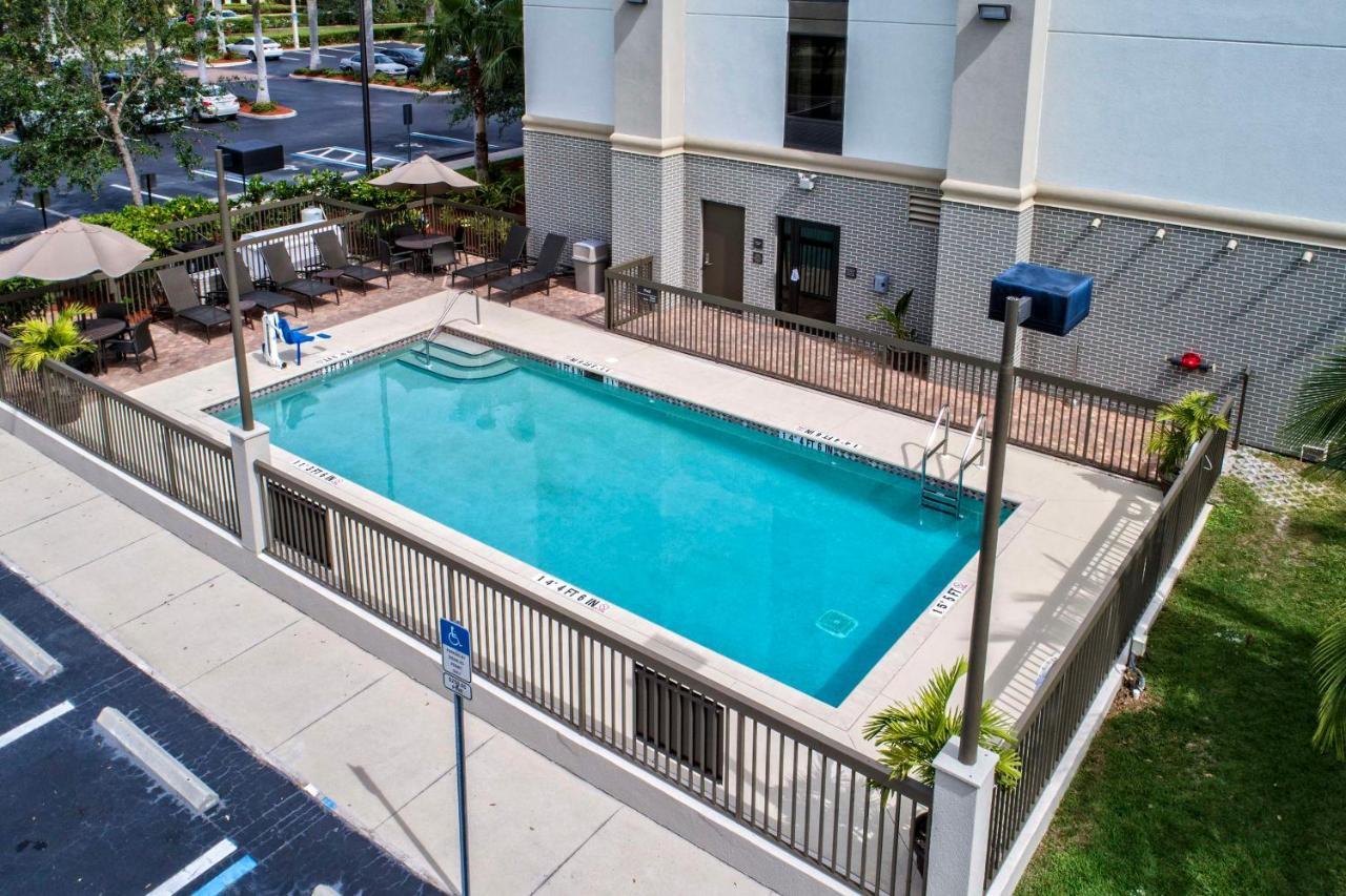 Hampton Inn & Suites Fort Myers Estero Exterior foto